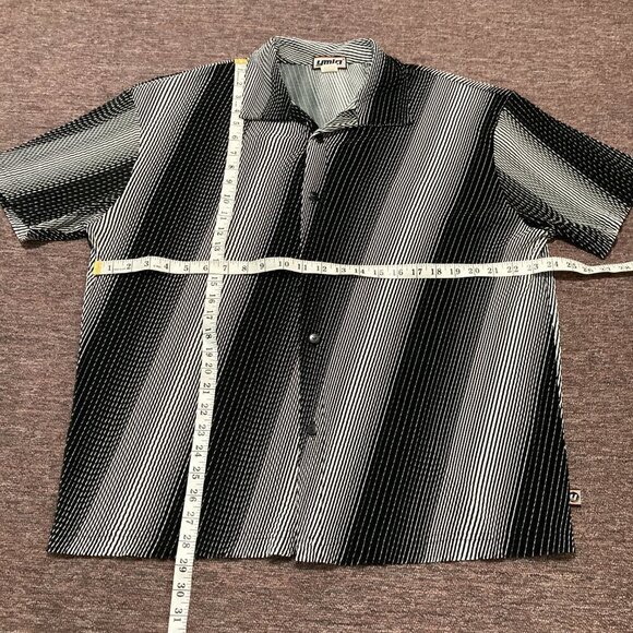 YMLA Shirt Mens Size L White Black Striped Casual Short Sleeve Button Up - Picture 4 of 4